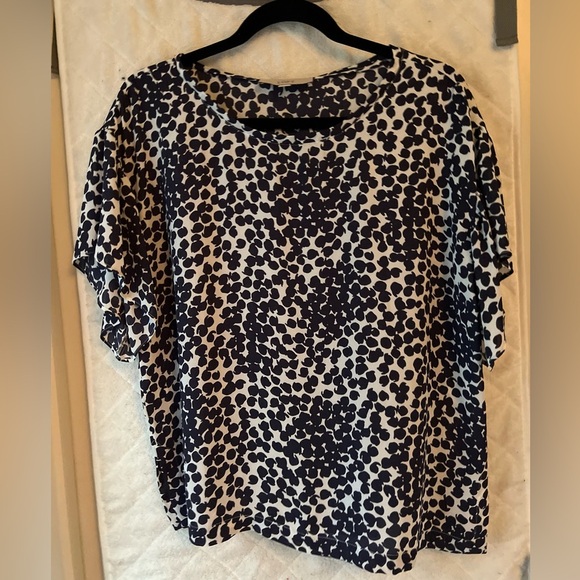 LIKE NEW LOFT Flutter Sleeve Blouse - Picture 1 of 4